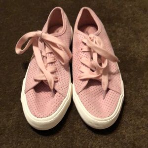 Universal Threads Sneakers